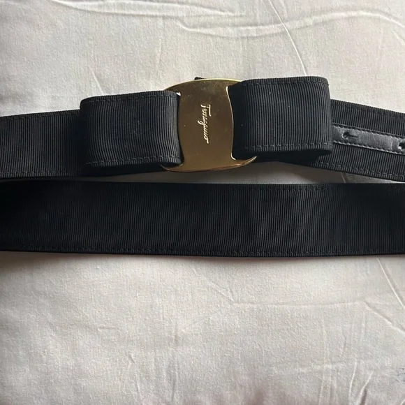 Salvatore FERRAGAMO BELT will fit waist between 24” and 29  display picture 2